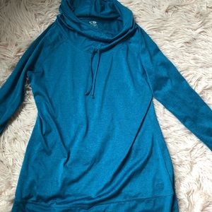 Athletic long sleeve top